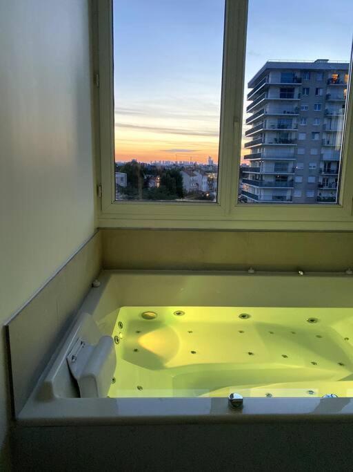 Suite « Body Love » - Jacuzzi Privatif Кретей Экстерьер фото